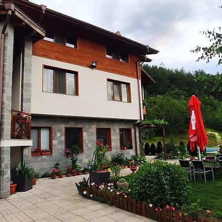 Alpine Garden Hotel Simitli Exterior photo