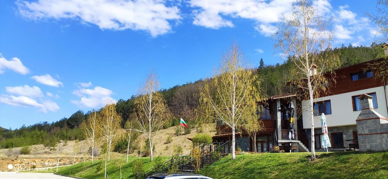 Alpine Garden Hotel Simitli Exterior photo