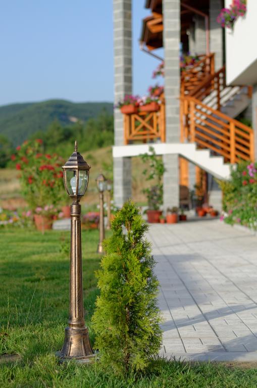 Alpine Garden Hotel Simitli Exterior photo